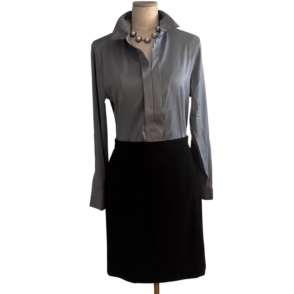 Ann Taylor Black Pencil Skirt – Size 8 Classic, Polished Workwear Essential